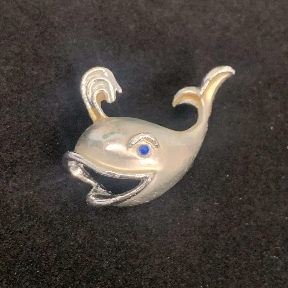 Gerry's Vintage Silver Tone Whale Brooch
